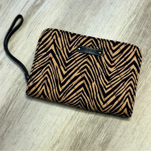 VERA BRADLEY / ZEBRA PRINT QUILTED WRISTLET ZIPPER CLUTCH WALLET - Picture 1 of 3